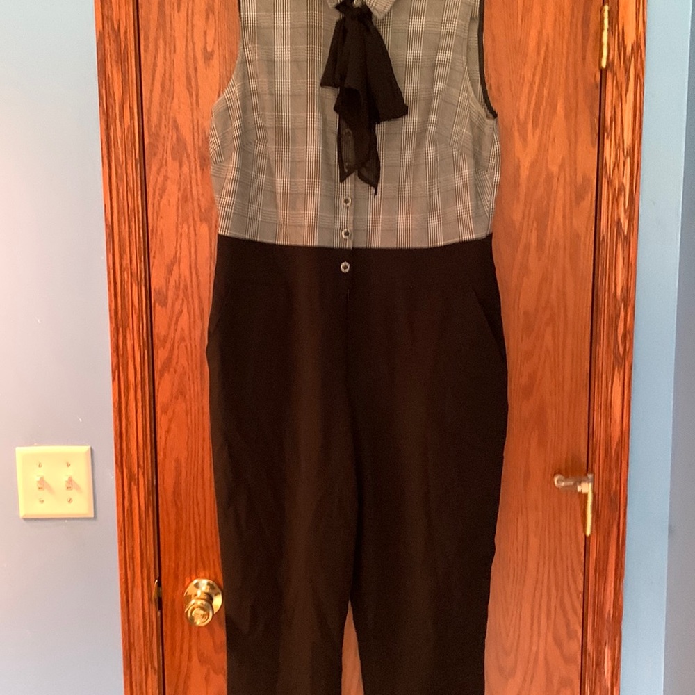 Great work outfit Gray and Black Jumpsuit size 16